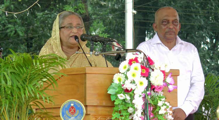 বৃহস্পতিবার রাজশাহীর পুলিশ অ্যাকাডেমিতে সহকারি পুলিশ সুপারদের প্রশিক্ষণ সমাপনী কুচকাওয়াজ অনুষ্ঠানে প্রধানমন্ত্রী