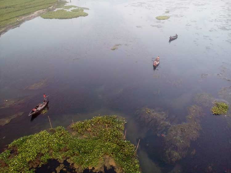 উপর থেকে নদী দেখা