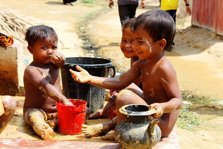 শিশুর দুন্তপনা