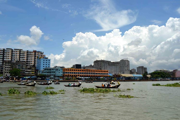 শ্রাবণ মেঘের দিনে