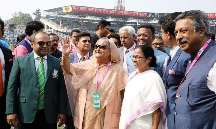 ভারতের ইডেন গার্ডেন পরিদর্শনে বাংলাদেশের প্রধানমন্ত্রী শেখ হাসিনা