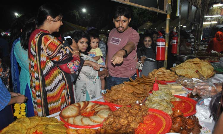 রাজধানীর রবীন্দ্র সরোবরে নবান্ন উৎসব