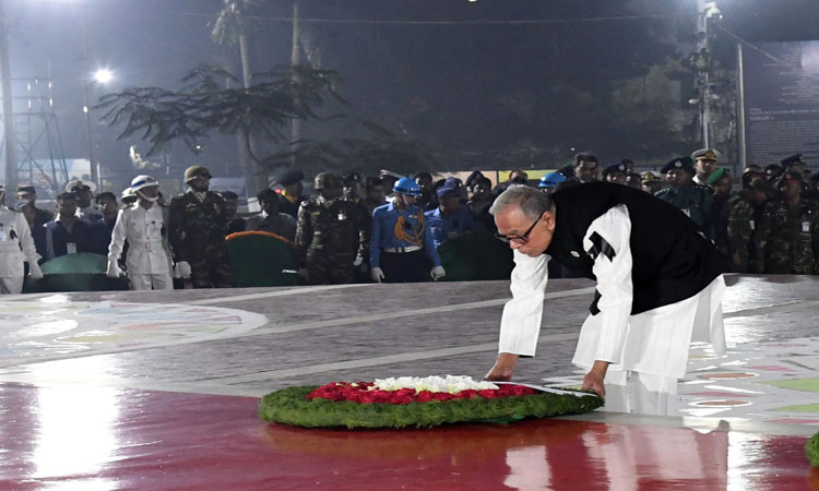 ভাষা শহীদদের প্রতি শ্রদ্ধা জানান রাষ্ট্রপতি আব্দুল হামিদ