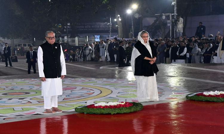 ভাষা শহীদদের প্রতি শ্রদ্ধা জানান রাষ্ট্রপতি ও প্রধানমন্ত্রী