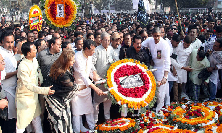 দলীয় নেতা কর্মীদের নিয়ে ভাষা শহীদদের প্রতি শ্রদ্ধা জানান বিএনপি মহাসচিব