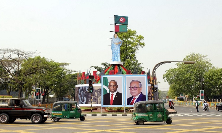 বঙ্গবন্ধুর জন্মশতবার্ষিকী ও স্বাধীনতার সুবর্ণ জয়ন্তী উদযাপনে রাজধানী সেজেছে বর্ণিলসাজে