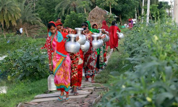 দেশের দক্ষিণাঞ্চলে খাবার পানির সংকট বেড়েই চলেছে