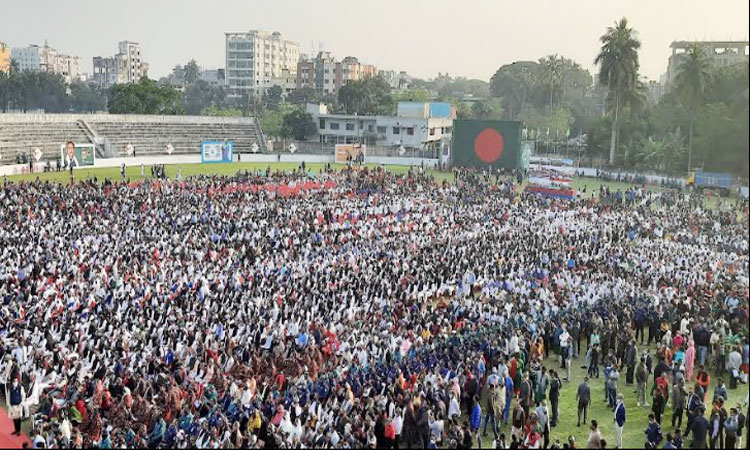 বিজয়ের সুবর্ণজয়ন্তীতে শপথ বাক্য পাঠ করছেন খুলনাবাসী