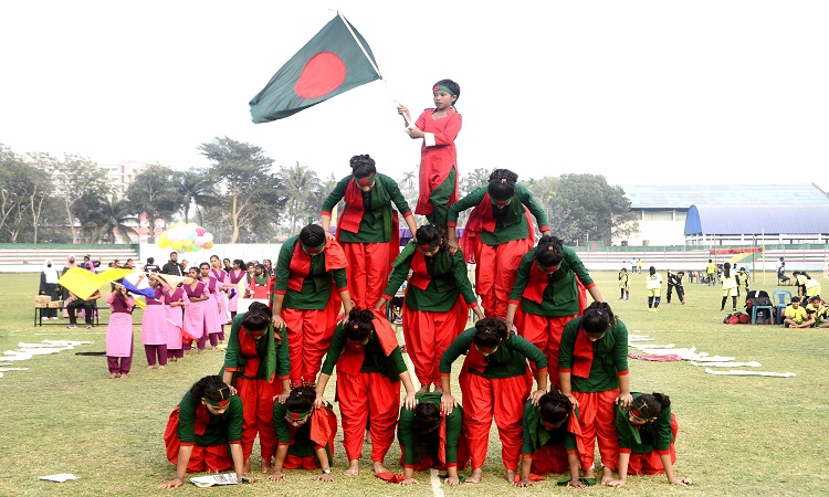 শহীদ দিবস উদযাপন উপলক্ষে শুক্রবার সকালে যশোরের চাঁদেরহাট কার্যালয়ে আর্টক্যাম্পের উদ্বোধন করেন জেলা প্রশাসক তমিজুল ইসলাম খান।