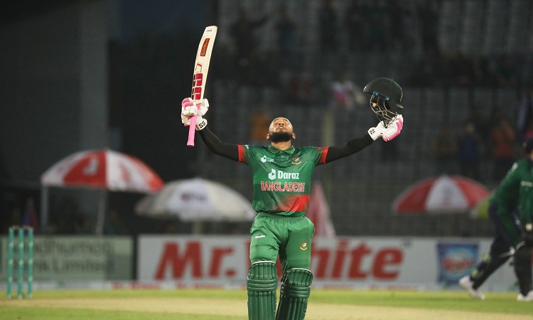 সোমবার সিলেট আন্তর্জাতিক ক্রিকেট স্টেডিয়ামে আয়ারল্যান্ডের বিপক্ষে তিন ম্যাচ ওয়ানডে সিরিজের দ্বিতীয় ম্যাচে বাংলাদেশ দলের ব্যাটিংয়ের চিত্র।