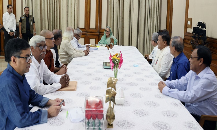 প্রধানমন্ত্রী শেখ হাসিনার সাথে বুধবার গণভবনে বাংলাদেশ হিন্দু বৌদ্ধ খ্রিস্টান ঐক্য পরিষদের একটি প্রতিনিধি দল সাক্ষাৎ করেন।