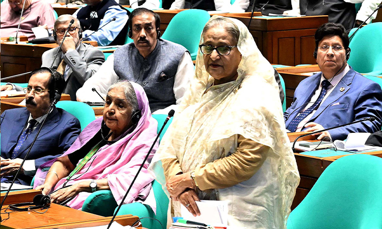 প্রধানমন্ত্রী শেখ হাসিনা রবিবার জাতীয় সংসদে একাদশ জাতীয় সংসদের ২৫তম অধিবেশনে শোক প্রস্তাবের ওপর বক্তৃতা করেন।