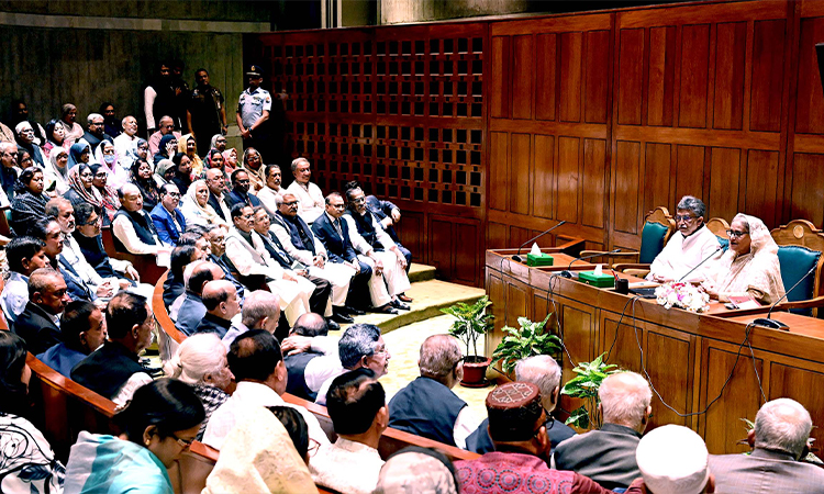 প্রধানমন্ত্রী শেখ হাসিনা রবিবার একাদশ জাতীয় সংসদের বাংলাদেশ আওয়ামী লীগের সংসদীয় দলের ৮ম সভায় সভাপতিত্ব করেন।