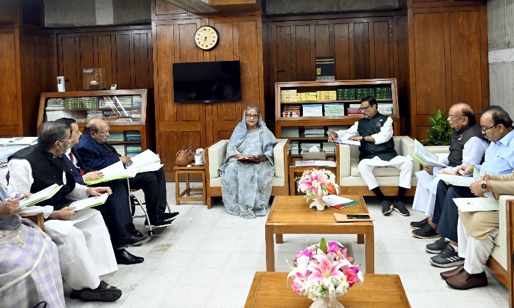 সংসদ ভবন প্রধানমন্ত্রীর কার্যালয়ে বাংলাদেশ আওয়ামী লীগের সংসদীয় বোর্ডের সভাপতি প্রধানমন্ত্রী শেখ হাসিনা