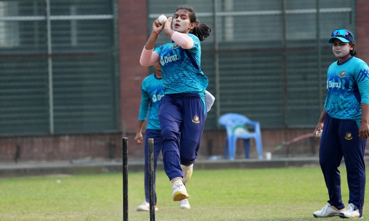 রবিবার মিরপুর শেরে বাংলা ক্রিকেট স্টেডিয়ামে অনুশীলনে নামে বাংলাদেশ নারী ক্রিকেট দল