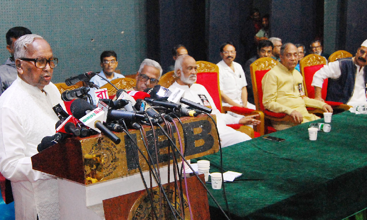 আন্তর্জাতিক মাতৃভাষা দিবস উপলক্ষ্যে মঙ্গলবার রাজধানীর ইঞ্জিনিয়ার্স ইনস্টিটিউশন মিলনায়তনে বিএনপি আয়োজিত  আলোচনা সভা