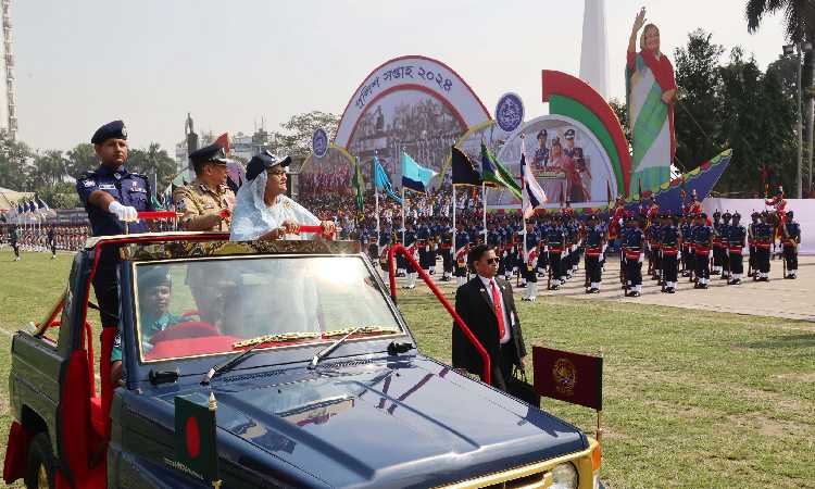 ‘স্মার্ট পুলিশ স্মার্ট দেশ, শান্তি প্রগতির বাংলাদেশ' প্রতিপাদ্যে শুরু হয়েছে জাতীয় পুলিশ সপ্তাহ। মঙ্গলবার ঢাকার রাজারবাগ পুলিশ লাইন্স মাঠে এক অনুষ্ঠানে ছয় দিনের এ কর্মসূচি উদ্বোধন করেন প্রধানমন্ত্রী শেখ হাসিনা।