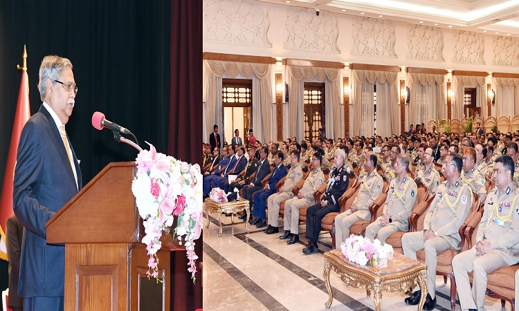 রাষ্ট্রপতি মো. সাহাবুদ্দিন বুধবার বঙ্গভবনে 'পুলিশ সপ্তাহ-২০২৪' উপলক্ষ্যে উর্ধ্বতন পুলিশ কর্মকর্তাদের উদ্দেশে ভাষণ দেন।