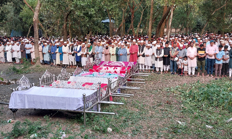 রাজধানীর বেইলি রোডে অগ্নিকাণ্ডের ঘটনায় ব্রাহ্মণবাড়িয়ার সরাইল উপজেলার ইতালি প্রবাসীর পরিবারের পাঁচ সদস্য নিহত হয়েছেন।