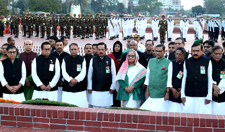 আওয়ামী লীগ সভাপতি প্রধানমন্ত্রী শেখ হাসিনা মঙ্গলবার স্বাধীনতা দিবসের সকালে দলের নেতাদের নিয়ে সাভারে জাতীয় স্মৃতিসৌধে শ্রদ্ধা নিবেদন করেন।