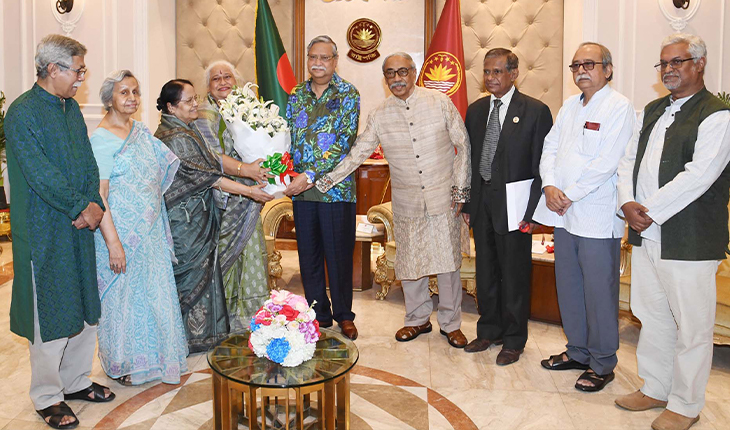 রাষ্ট্রপতি মো. সাহাবুদ্দিনের সাথে বৃহস্পতিবার বঙ্গভবনে একাত্তরের ঘাতক দালাল নির্মূল কমিটির সভাপতি শাহরিয়ার কবিরের নেতৃত্বে একটি প্রতিনিধিদল সাক্ষাৎ করেন।