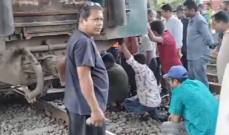 বুধবার সকালে ঢাকার তেজগাঁওয়ে যমুনা এক্সপ্রেস ট্রেন লাইনচ্যুত হয়ে ঢাকামুখী অন্যান্য ট্রেন চলাচল বন্ধ হয়ে যায়। এতে দুর্ঘটনার প্রায় আড়াই ঘণ্টা পর সকাল সাড়ে ১০টার দিকে ট্রেনের বগি উদ্ধার হলে ঢাকামুখী পথটি ফের সচল হয়।