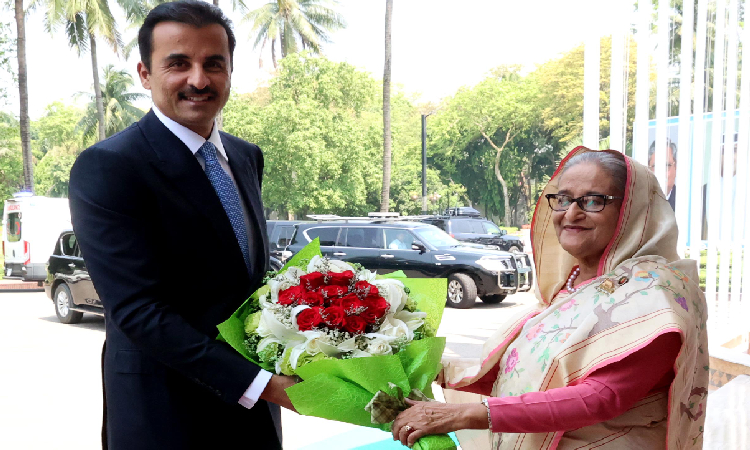 প্রধানমন্ত্রী শেখ হাসিনা মঙ্গলবার কাতারের আমির শেখ তামিম বিন হামাদ আল থানি প্রধানমন্ত্রীর কার্যালয়ে পৌঁছলে তাকে ফুল দিয়ে স্বাগত জানান। পরে আমিরের সাথে একান্ত সাক্ষাতে মিলিত হয়।