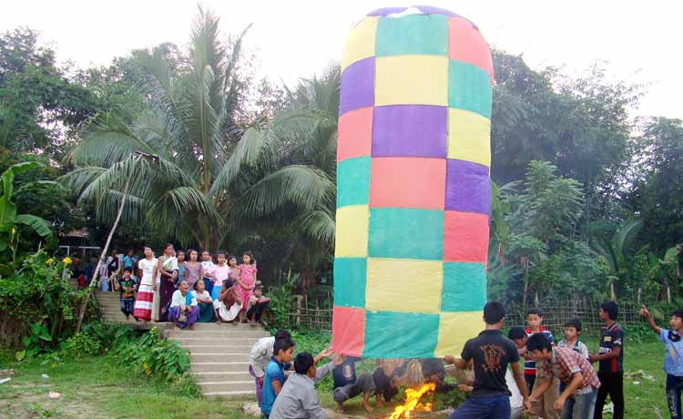 ‘ওয়াগ্যোয়েই পোয়েঃ’ পাহাড়ে সাজ সাজ রব