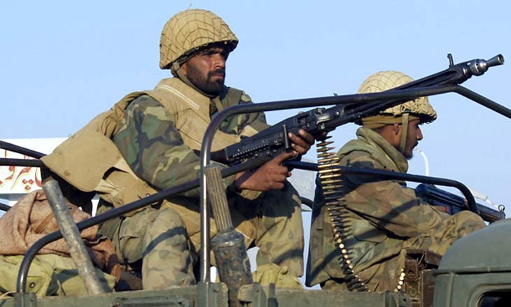 আইএস দমনে আফগান সীমান্তে পাকিস্তানের অভিযান