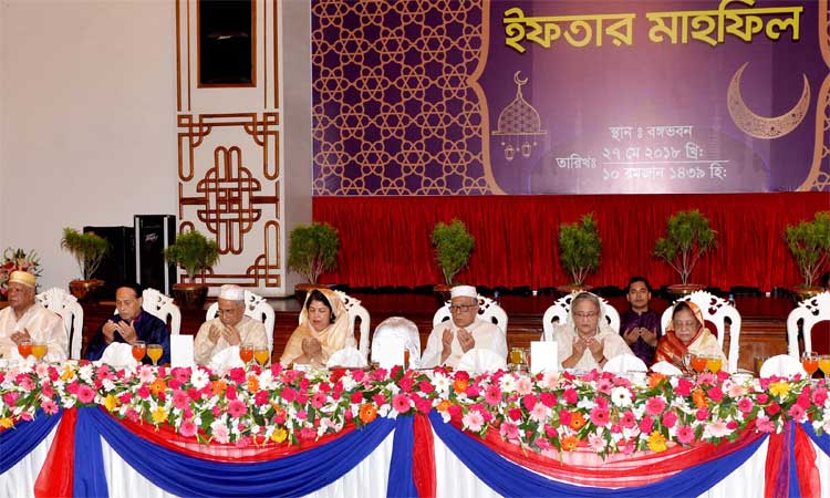 প্রধানমন্ত্রীসহ বিশিষ্টজনদের সম্মানে রাষ্ট্রপতির ইফতার