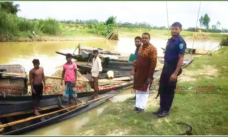 বাহুবলে অবৈধ বালু উত্তোলনকালে আটক ৮