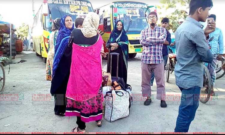 কুয়াকাটায় নেই নির্দিষ্ট বাস টার্মিনাল, পর্যটকদের ভোগান্তি চরমে