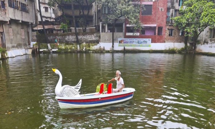 অবহেলিত ১২৪ বছরের ‘সিক্কাটুলি পুকুর’