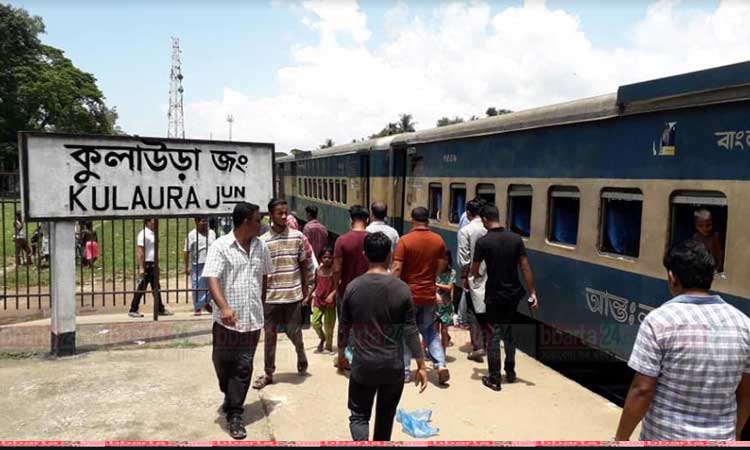 কুলাউড়ায় আবারো ট্রেন লাইনচ্যুত, আহত ১৫