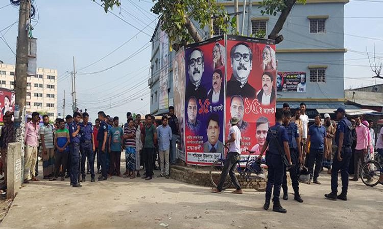 ফতুল্লায় জঙ্গি আস্তানা ঘিরে ১টি বাড়িতে চলছে অভিযান