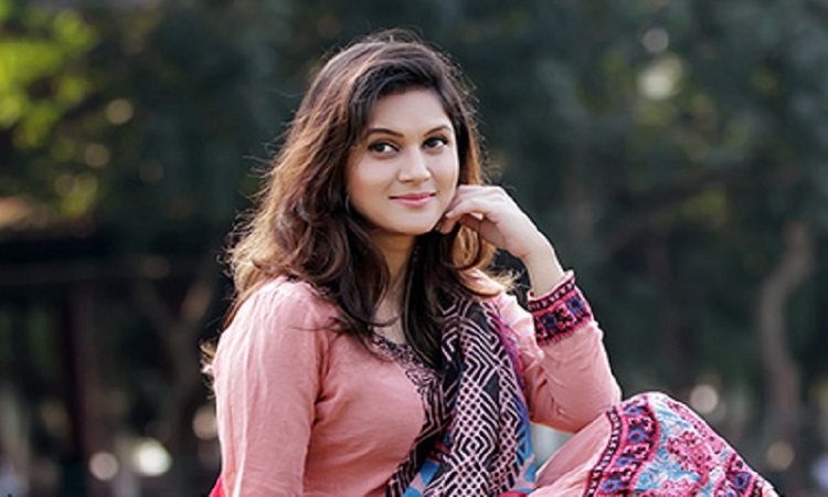 সাইবার ক্রাইমে মিথিলার অভিযোগ