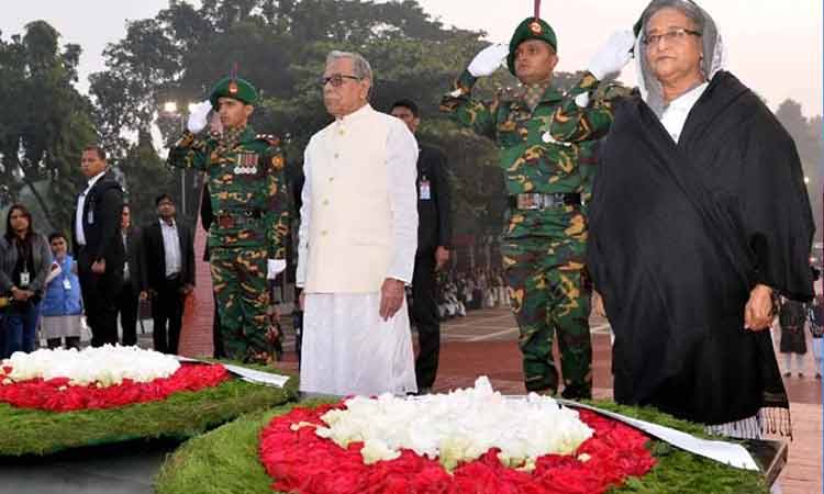 বুদ্ধিজীবী স্মৃতিসৌধে রাষ্ট্রপতি-প্রধানমন্ত্রীর শ্রদ্ধা