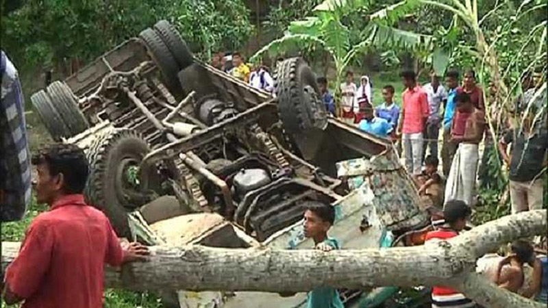 গোপালগঞ্জে বাস-নসিমনের সংঘর্ষে নিহত বেড়ে ৫