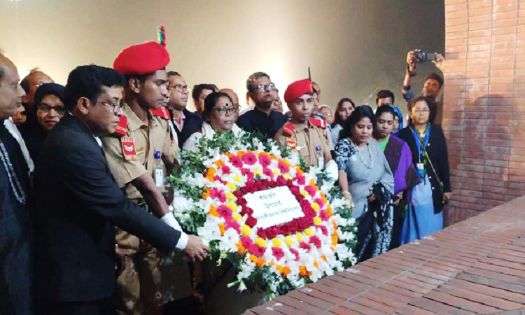 জাবিতে ভাষা শহীদদের প্রতি শ্রদ্ধাঞ্জলি নিবেদন