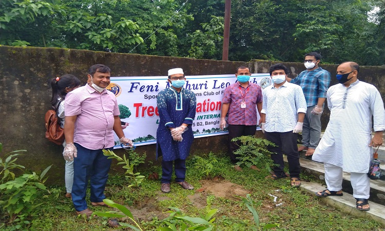 বৃক্ষরোপণের মাধ্যমে মুহুরী লিও ক্লাবের নতুন বর্ষ শুরু