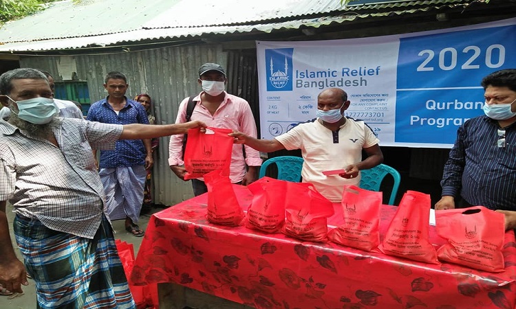 জামালপুরে বন্যার্তদের মাঝে কোরবানির মাংস বিতরণ