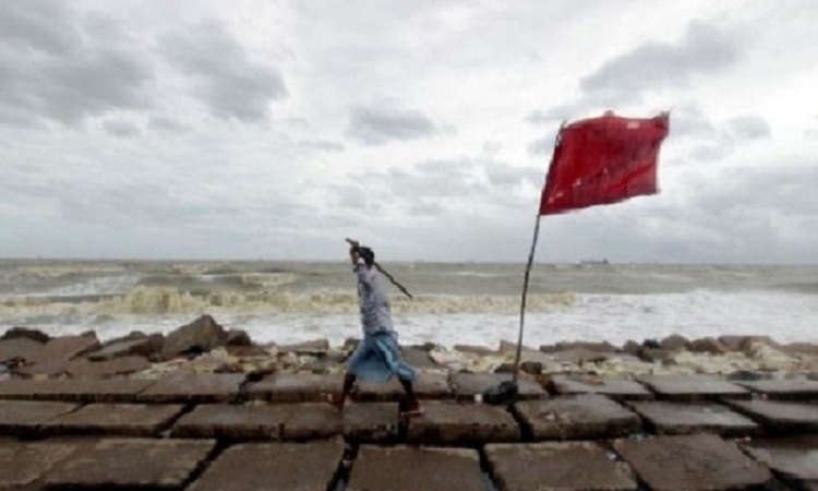 সমুদ্রবন্দরে ৩ নম্বর সতর্ক সংকেত