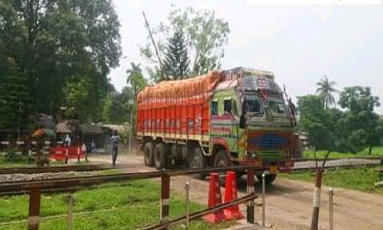 হিলি স্থলবন্দরে আবারও আমদানি-রফতানি শুরু