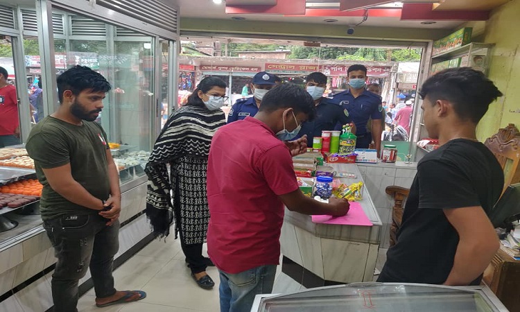 নবীগঞ্জে মাস্ক ব্যবহার নিশ্চিত করতে কঠোর প্রশাসন