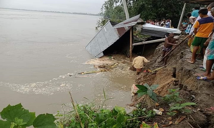 জামালপুরে যমুনা নদীর সংরক্ষণ বাঁধে ভাঙ্গণ