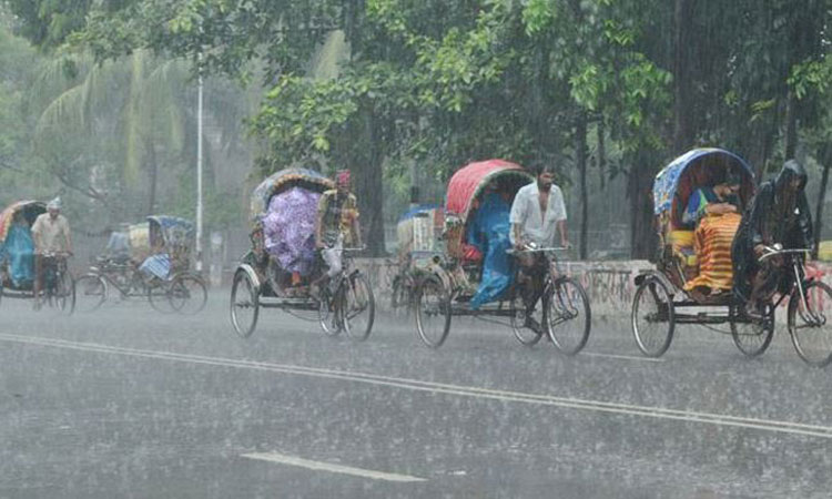 রাজধানীতে ভ্যাপসা গরমের পর স্বস্তির বৃষ্টি