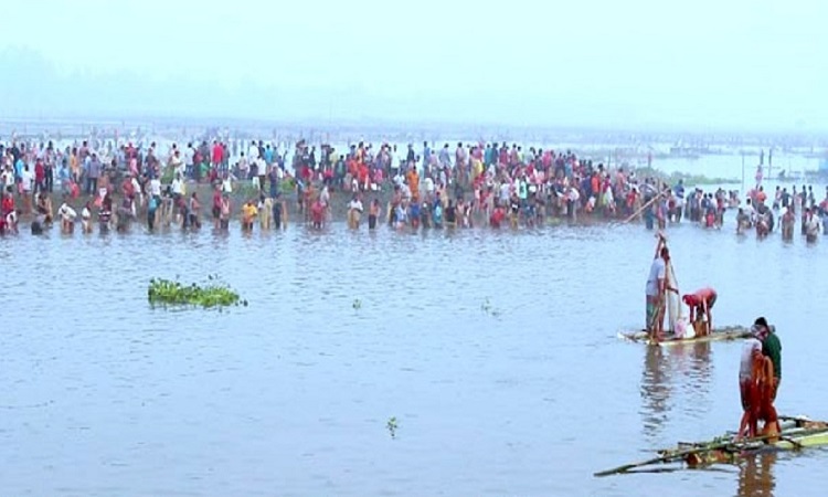 ঠাকুরগাঁওয়ের বুড়ির বাঁধে মাছ ধরা উৎসব শুরু