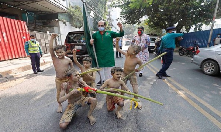 সত্যিই তিনি সাধারণে অসাধারণ