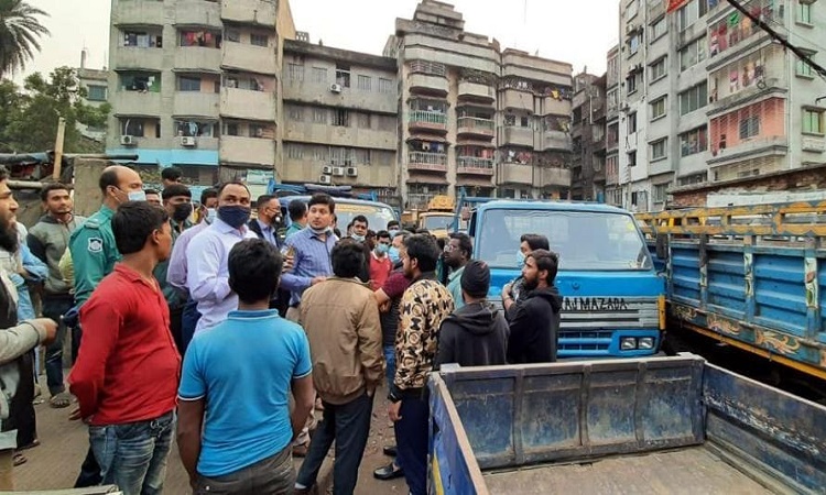 খালের মধ্যে থাকা ৩ বহুতল ভবনের বর্ধিতাংশ ও ১২ বেইলি ব্রিজ অপসারণ