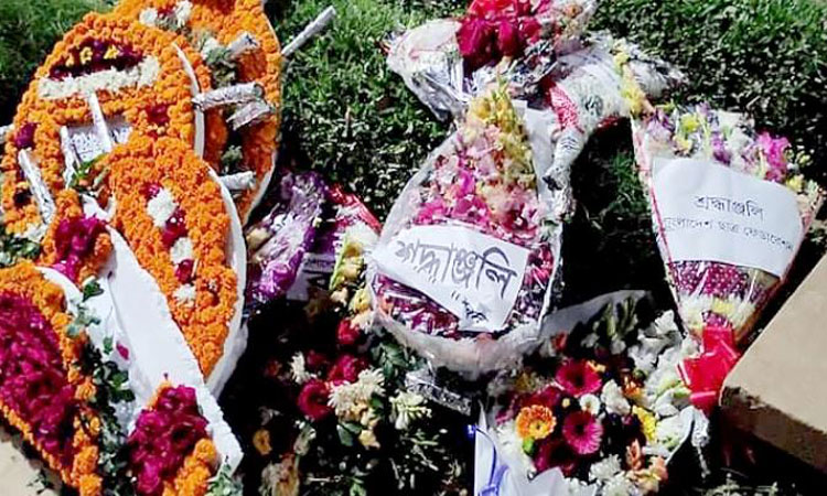 আজিমপুর কবরস্থানে চিরনিদ্রায় শায়িত আবুল মকসুদ